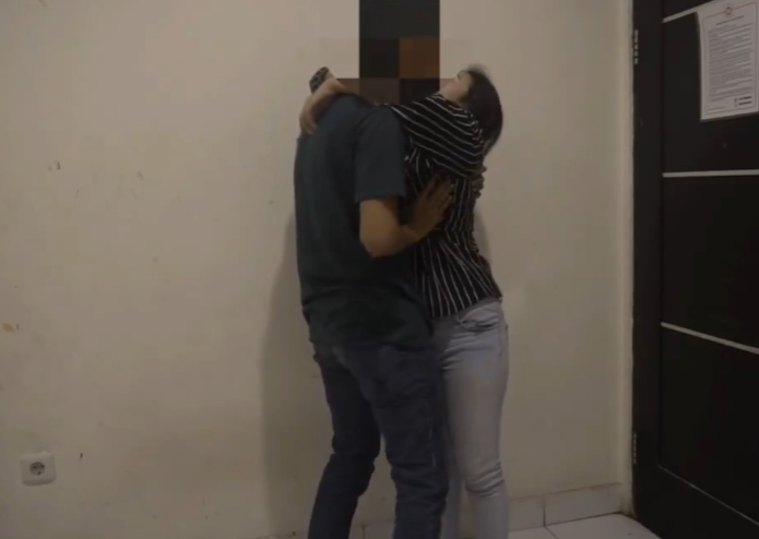 Lagi Rame Gadis Cantik Asik Ngelive Di Hotel Dengan Empat Berondong Sekaligus Sambil Ketawa Ketiwi