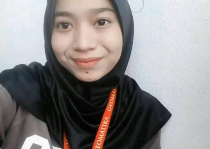 Rumah Sepi Di Tinggal Ibu Kepasar Gadis Hijab Ajak Pacar Nya Main Kuda Kudaan